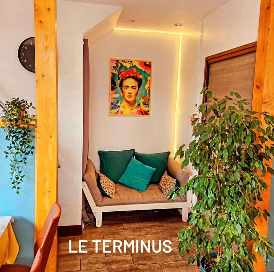 Hotel Le Terminus LʼArbresle Exterior foto